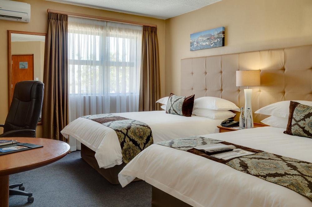 Protea Hotel By Marriott Cape Town Tyger Valley Bellville Exterior photo