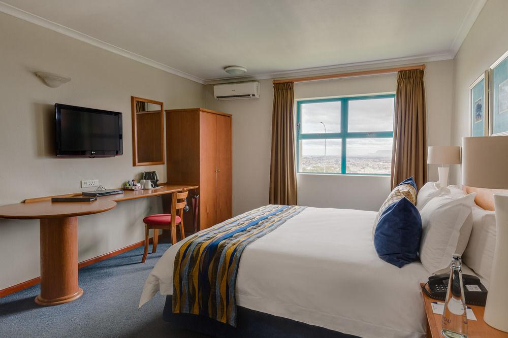 Protea Hotel By Marriott Cape Town Tyger Valley Bellville Exterior photo