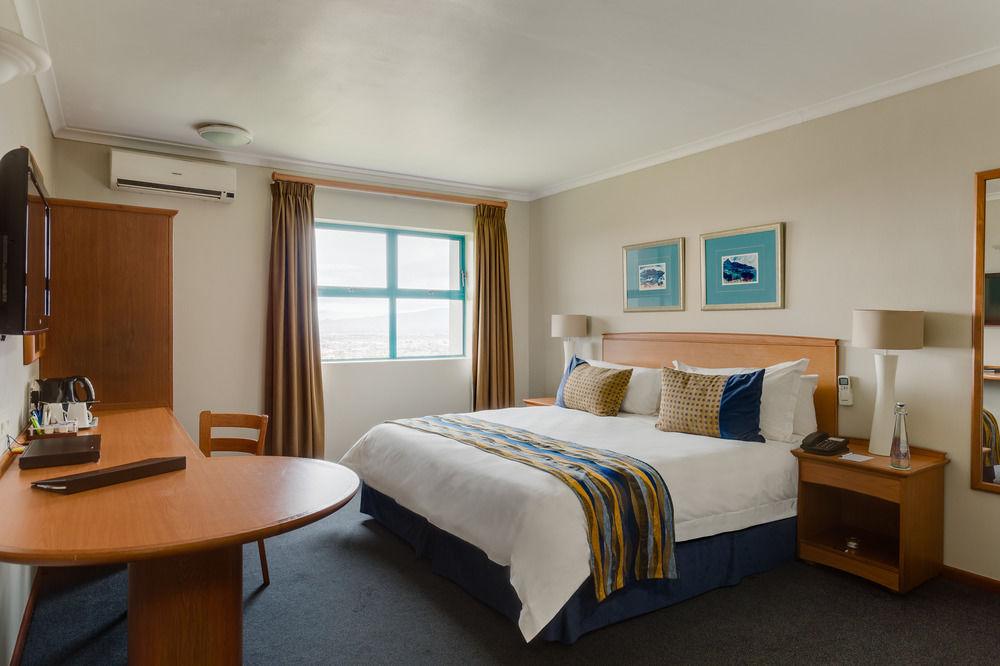 Protea Hotel By Marriott Cape Town Tyger Valley Bellville Exterior photo