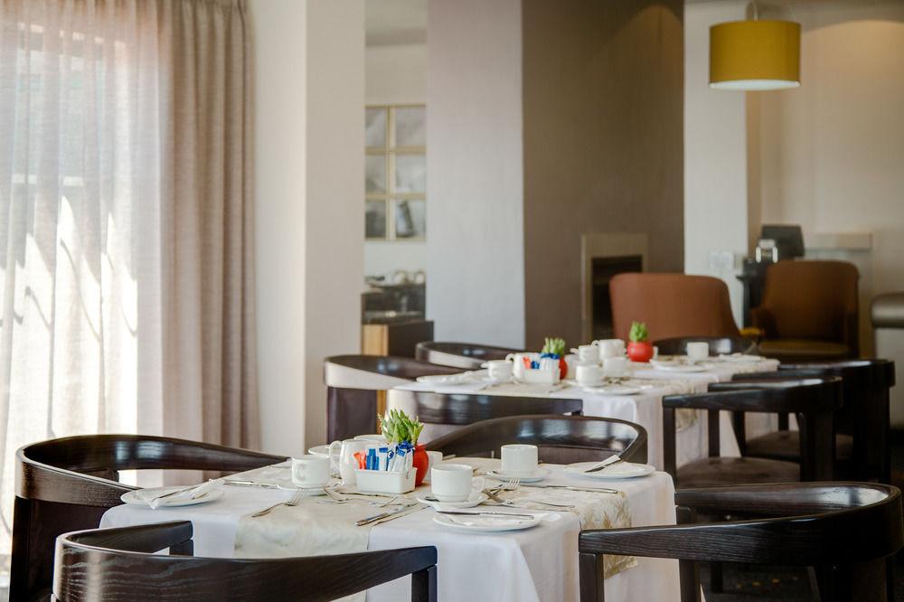 Protea Hotel By Marriott Cape Town Tyger Valley Bellville Exterior photo