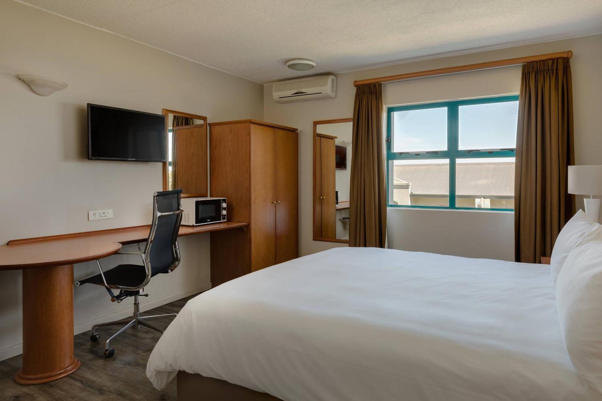 Protea Hotel By Marriott Cape Town Tyger Valley Bellville Exterior photo